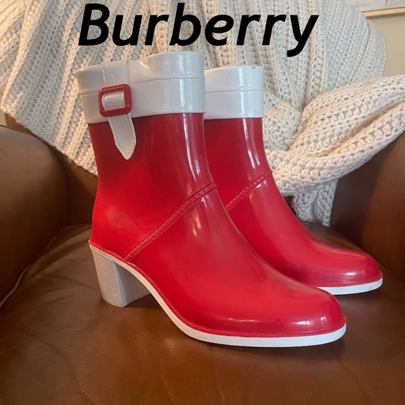 Vintage Authentic BURBERRY rain boots with heel. Size 9 (40) - Picture 1 of 13